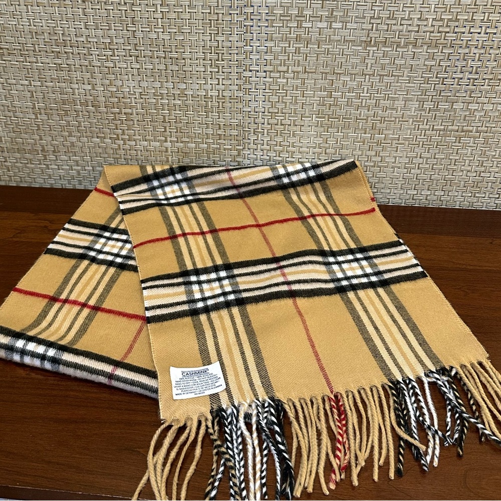 VTG 1990s-2000s V. FRAAS Cashmink Tan Burberry Tartan Plaid Scarf - Picture 2 of 5